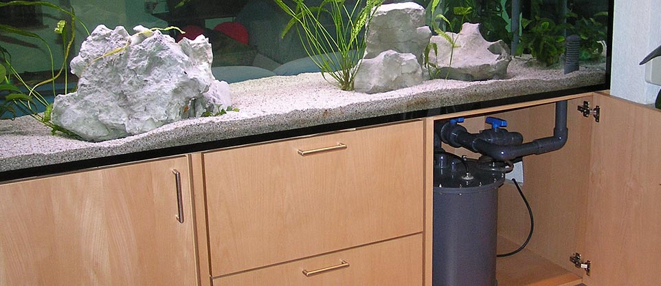 #nivoslider-caption-2 Filter für Süßwasseraquarium, im Unterschrank verbaut